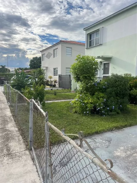 Exterior - 341 E 14th St, Hialeah, FL 33010 photo 3 of 5