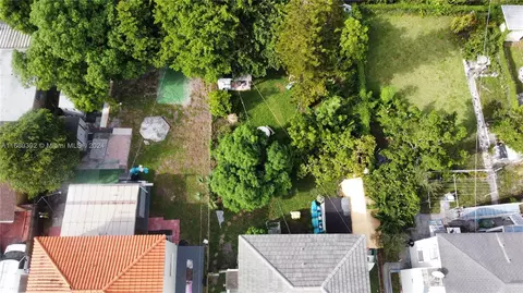 View/Area - 341 E 14th St, Hialeah, FL 33010 photo 15 of 18
