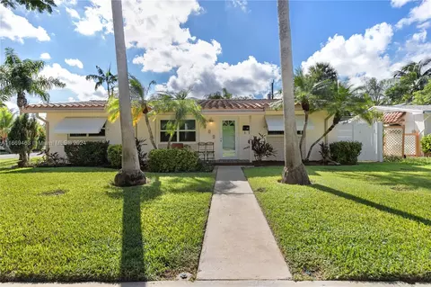 809 NW 8th Ave, Dania Beach, FL 33004