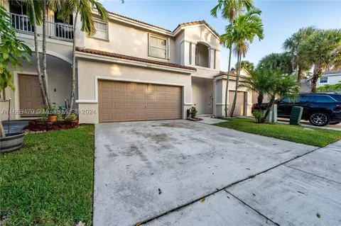 811 NW 130th Ave #811, Pembroke Pines, FL 33028