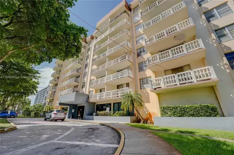 15600 NW 7th Ave #410, Miami, FL 33169