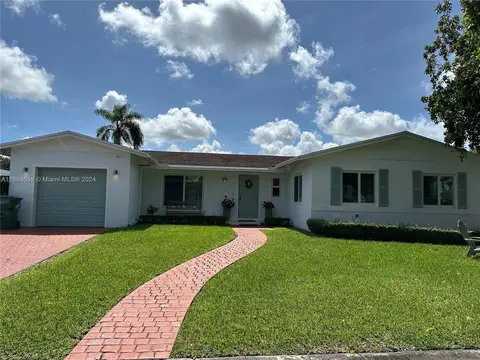 12090 SW 116th St, Miami, FL 33186