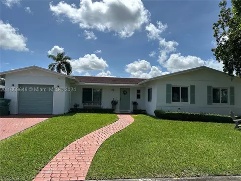 12090 SW 116th St, Miami, FL 33186