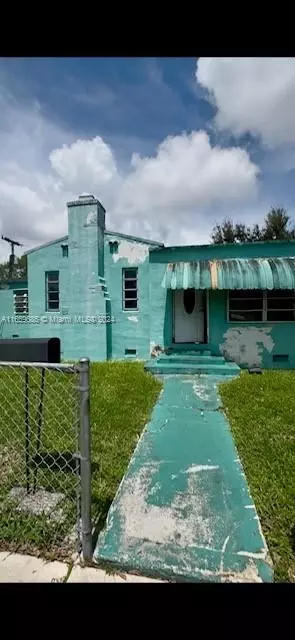 1771 NW 48th St, Miami, FL 33142