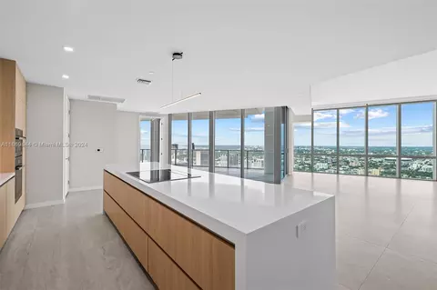 851 NE 1st Ave #PH 5412, Miami, FL 33132
