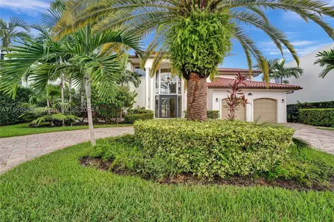 3161 NE 165th St, North Miami Beach, FL 33160