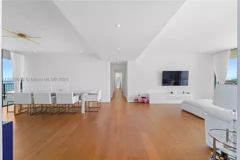 1000 Venetian Way #1002, Miami Beach, FL 33139
