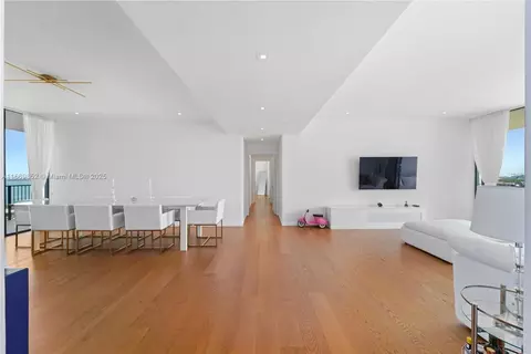 1000 Venetian Way #1002, Miami Beach, FL 33139