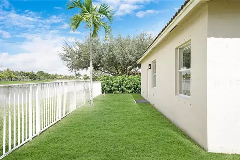 Exterior - 3917 E Hibiscus St, Weston, FL 33332 photo 5 of 5