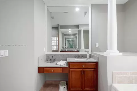 Bath - 3917 E Hibiscus St, Weston, FL 33332 photo 7 of 7
