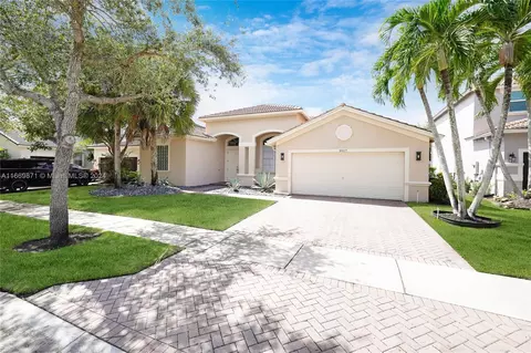 Exterior - 3917 E Hibiscus St, Weston, FL 33332 photo 2 of 5