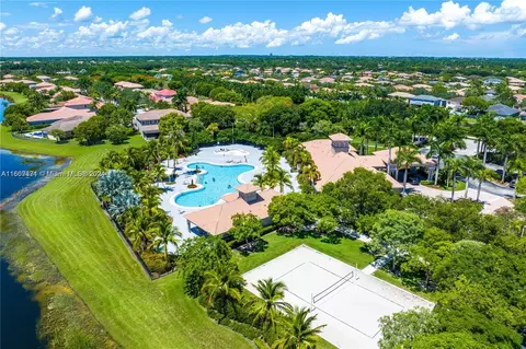 View/Area - 3917 E Hibiscus St, Weston, FL 33332 photo 6 of 8