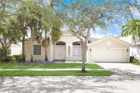 Exterior - 3917 E Hibiscus St, Weston, FL 33332 photo 1 of 5
