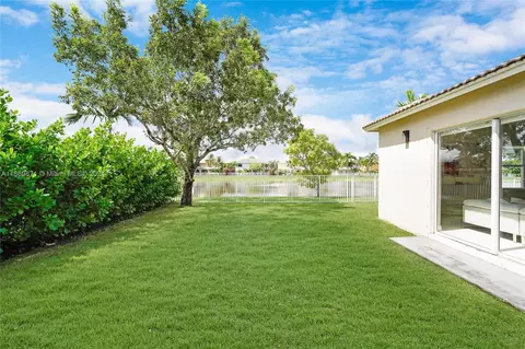 Exterior - 3917 E Hibiscus St, Weston, FL 33332 photo 4 of 5