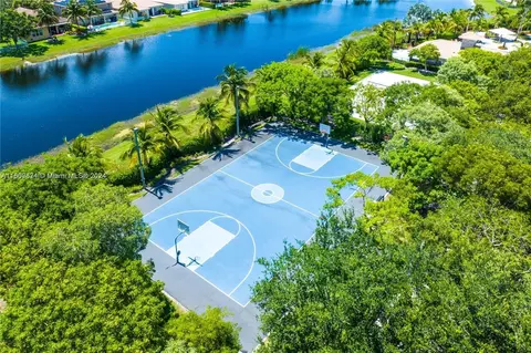 View/Area - 3917 E Hibiscus St, Weston, FL 33332 photo 7 of 8