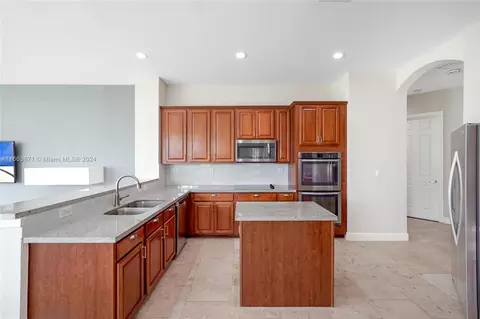 Kitchen - 3917 E Hibiscus St, Weston, FL 33332 photo 1 of 6