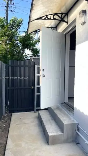 100 W 64th Ter, Hialeah, FL 33012 photo 37