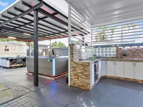100 W 64th Ter, Hialeah, FL 33012 photo 41