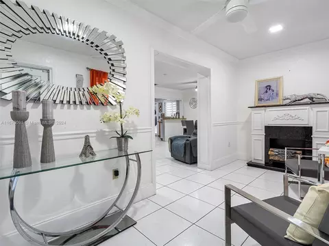 100 W 64th Ter, Hialeah, FL 33012 photo 9
