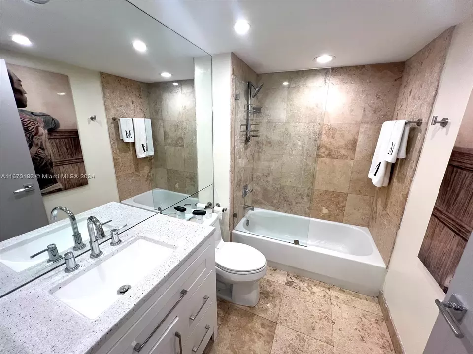 Bath - 650 West Ave #2804, Miami Beach, FL 33139 photo 4 of 4