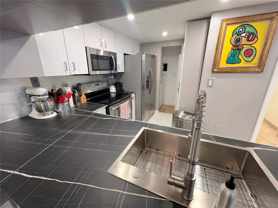 Kitchen - 650 West Ave #2804, Miami Beach, FL 33139 photo 2 of 2