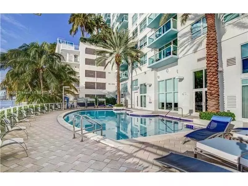 Exterior - 650 West Ave #2804, Miami Beach, FL 33139 photo 1 of 3
