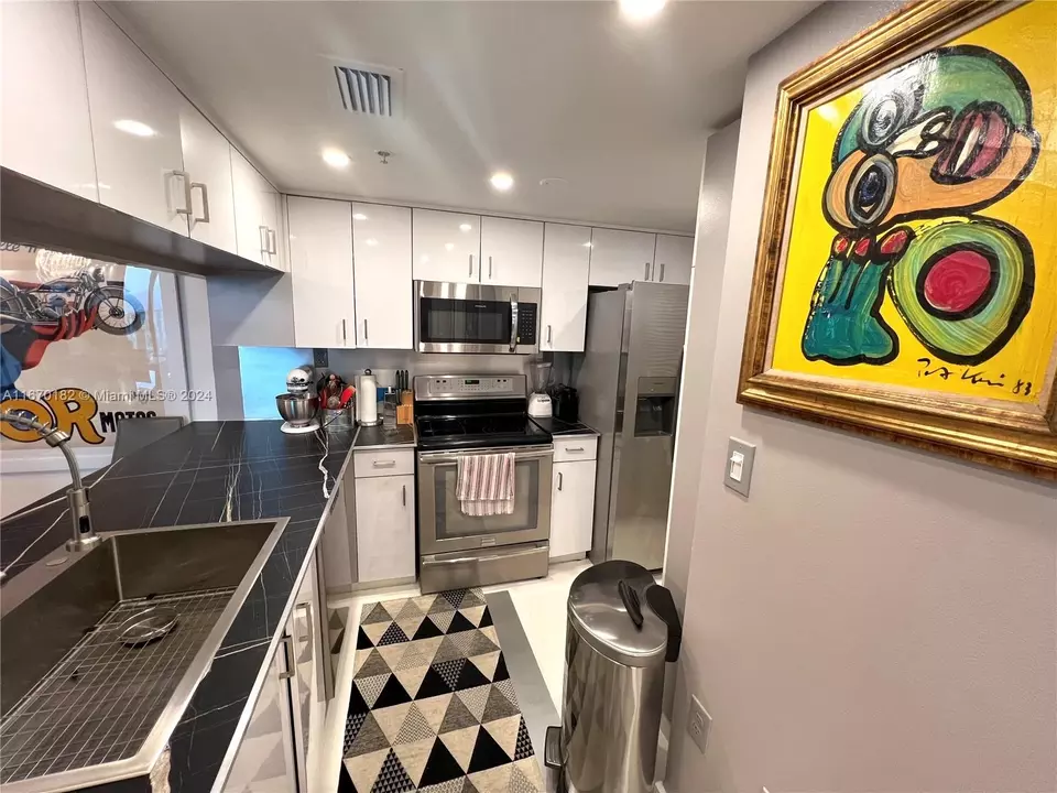 Kitchen - 650 West Ave #2804, Miami Beach, FL 33139 photo 1 of 2