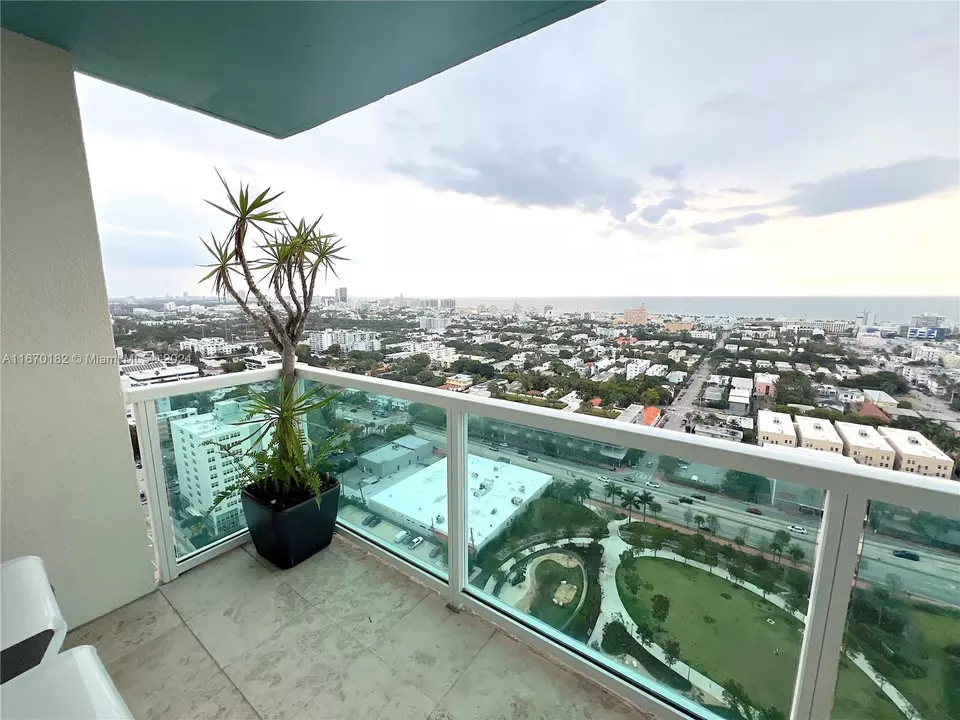 View/Area - 650 West Ave #2804, Miami Beach, FL 33139 photo 2 of 4