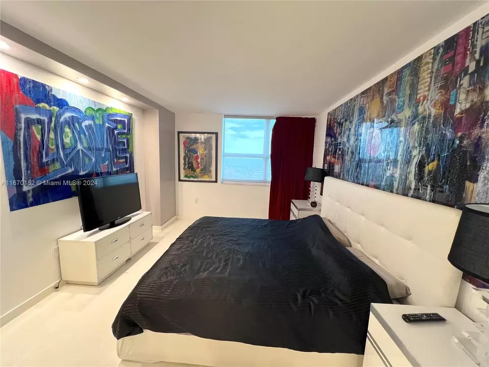 Bedroom - 650 West Ave #2804, Miami Beach, FL 33139 photo 3 of 4