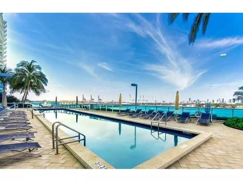 Exterior - 650 West Ave #2804, Miami Beach, FL 33139 photo 2 of 3