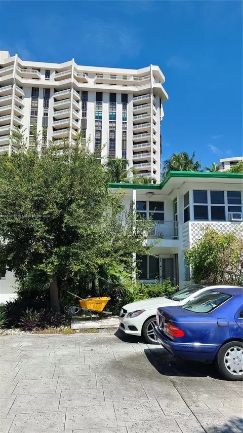 1365 NE 105th St #3, Miami Shores, FL 33138