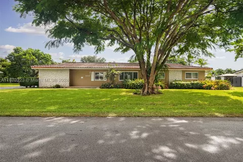 11701 SW 100th Ave, Miami, FL 33176