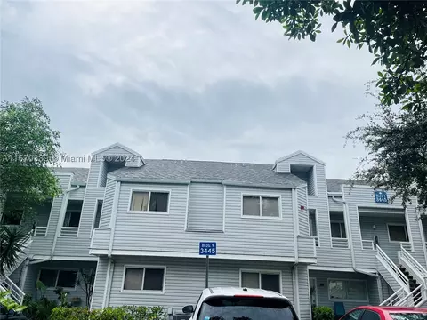 3445 NW 44th St #206, Lauderdale Lakes, FL 33309