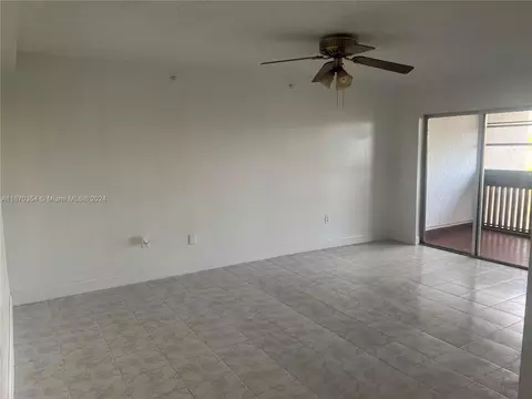 10641 SW 108th Ave #4E, Miami, FL 33176
