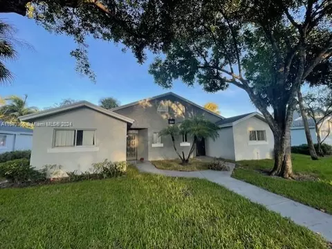 1080 Lake Victoria Dr #B, West Palm Beach, FL 33411