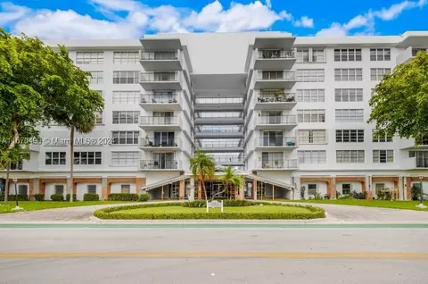 1001 91st St #601, Bay Harbor Islands, FL 33154