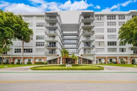 1001 91st St #601, Bay Harbor Islands, FL 33154