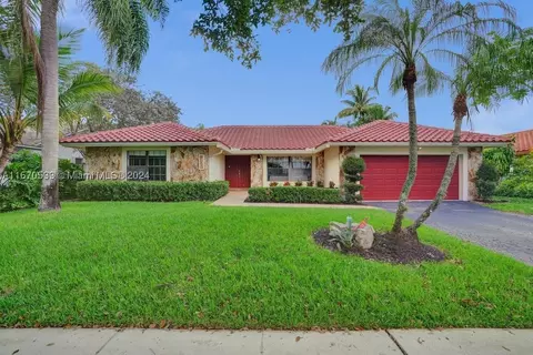 9821 NW 10th St, Plantation, FL 33322