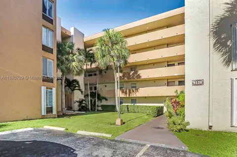 9120 Fontainebleau Blvd #203, Miami, FL 33172