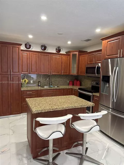 613 E 33rd St, Hialeah, FL 33013 photo 13