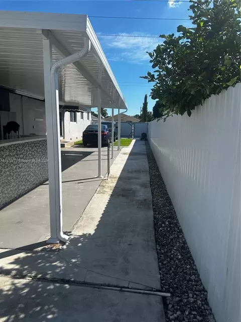 613 E 33rd St, Hialeah, FL 33013 photo 35