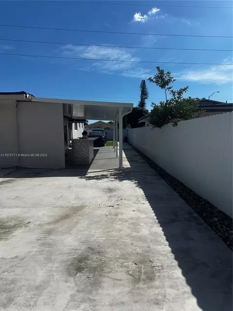 613 E 33rd St, Hialeah, FL 33013 photo 32