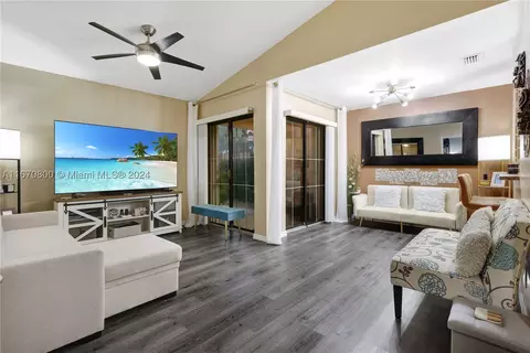 6427 NW 171st St #6427, Hialeah, FL 33015