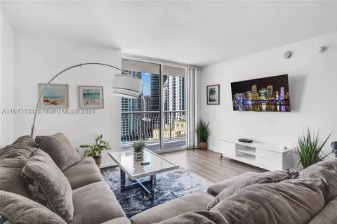1200 Brickell Bay Dr #3024, Miami, FL 33131