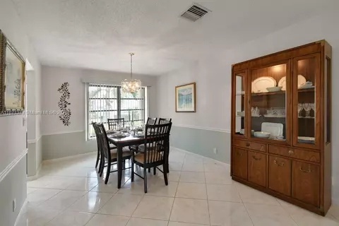 Dining - 5169 SE Miles Grant Ter, Stuart, FL 34997 photo 3 of 3