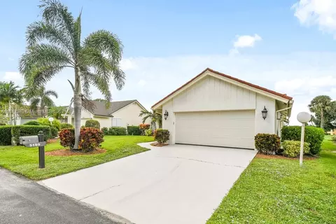 Exterior - 5169 SE Miles Grant Ter, Stuart, FL 34997 photo 9 of 10