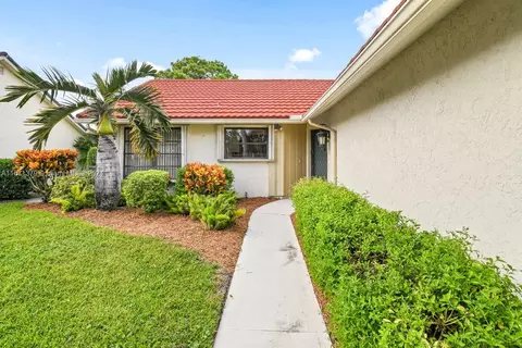 Exterior - 5169 SE Miles Grant Ter, Stuart, FL 34997 photo 3 of 10