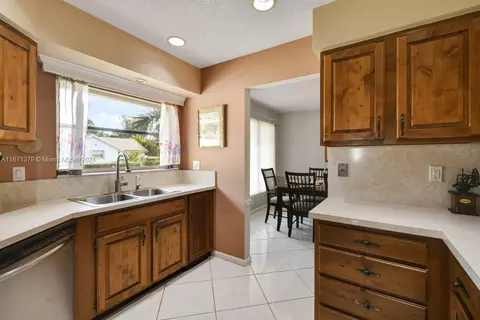 Kitchen - 5169 SE Miles Grant Ter, Stuart, FL 34997 photo 1 of 5