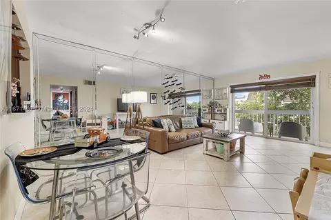 7703 Camino Real #A-408, Miami, FL 33143