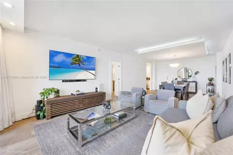 90 Edgewater Dr #1015, Coral Gables, FL 33133